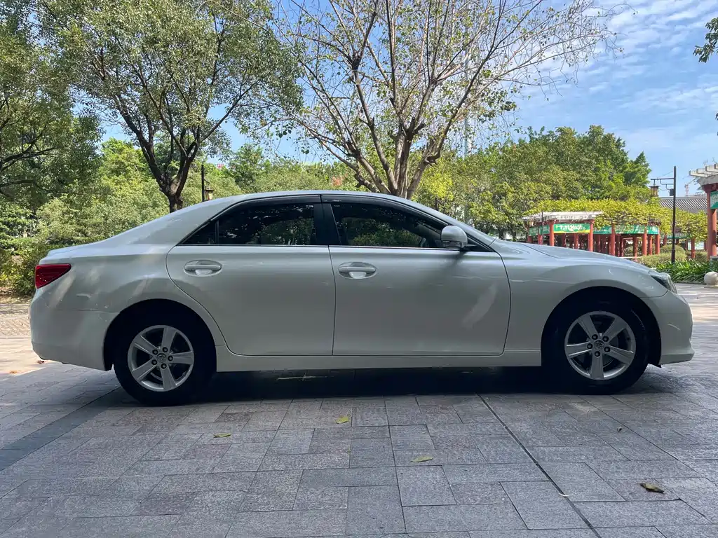 Toyota Reiz — миниатюра 13