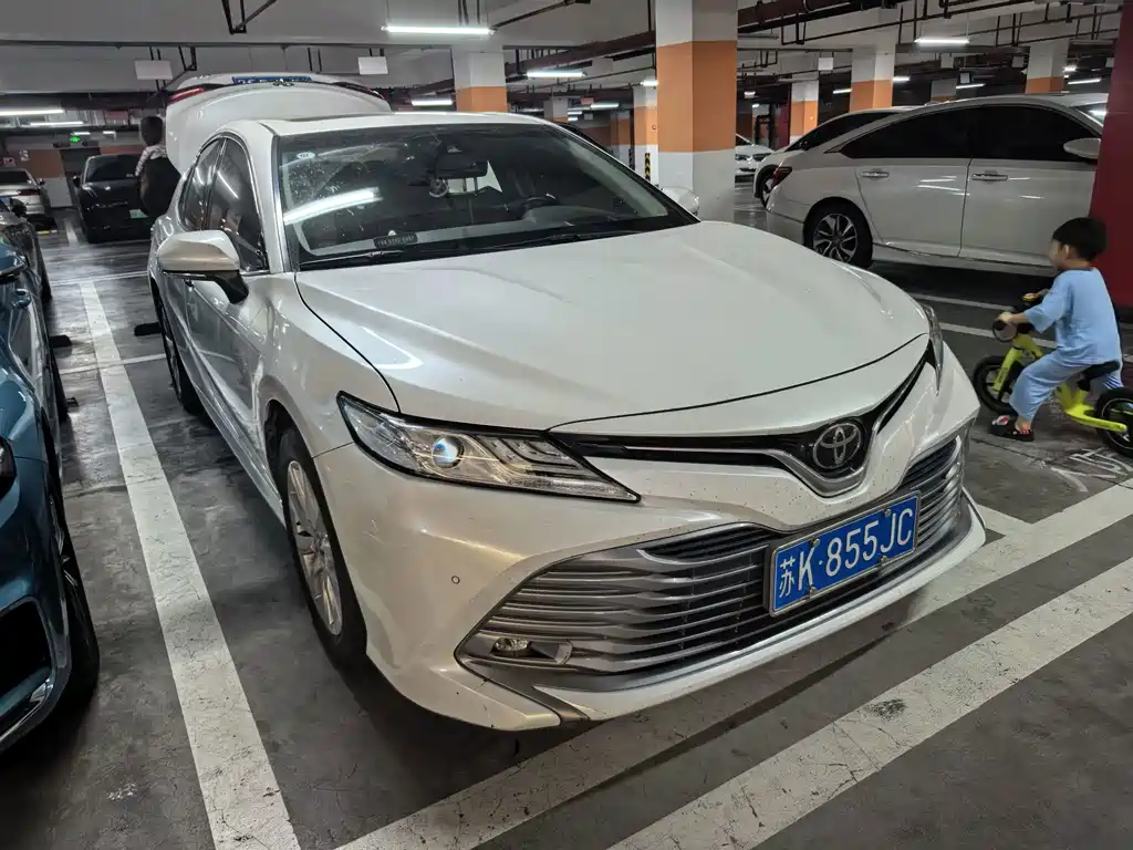 Toyota Camry — миниатюра 3