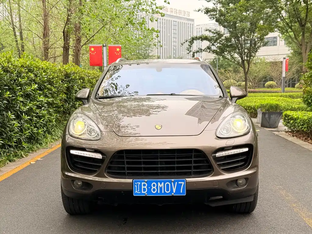 Porsche Cayenne — миниатюра 2