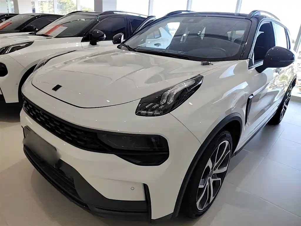 Купить Lynk & Co 01