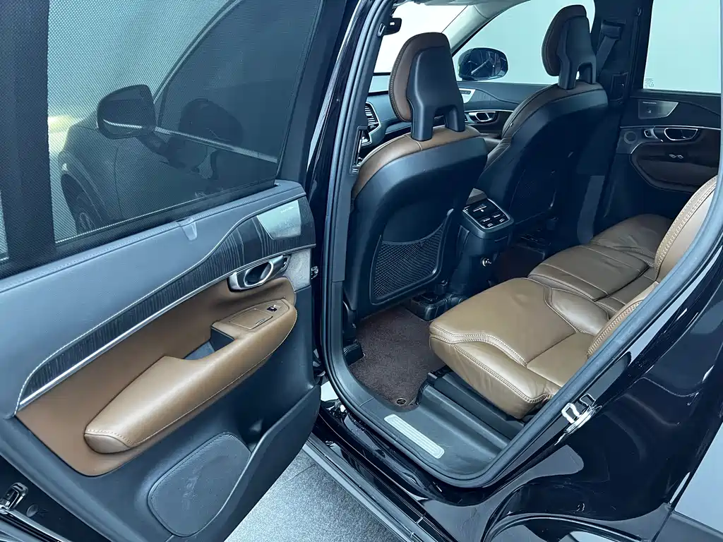 Volvo XC90 — миниатюра 12
