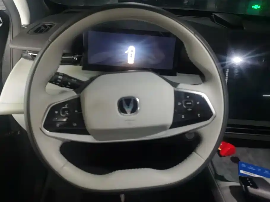 Changan UNI-Z New Energy — миниатюра 15