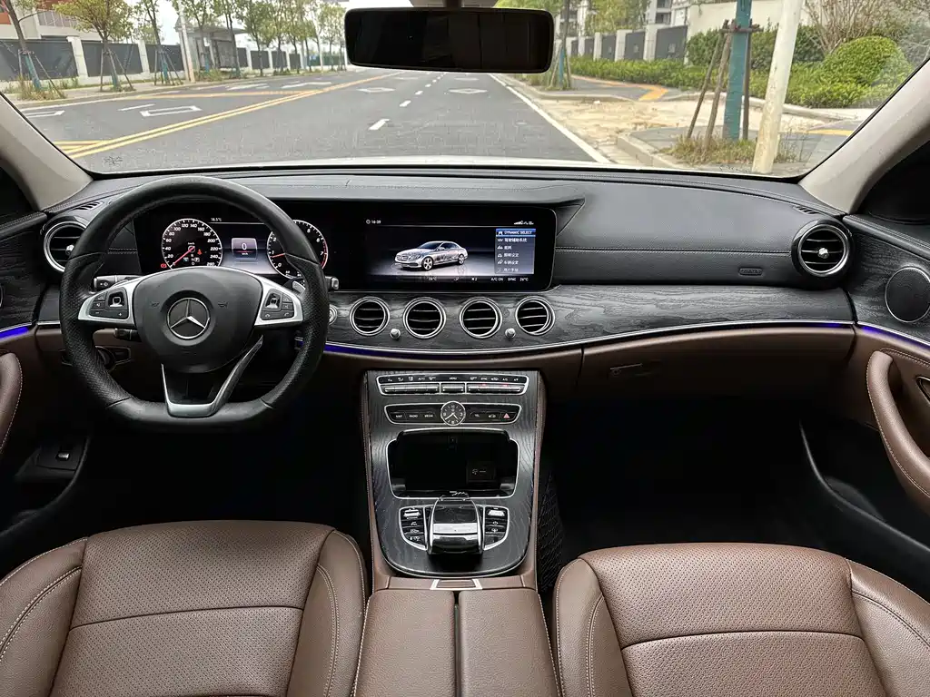 MERCEDES-BENZ E CLASS