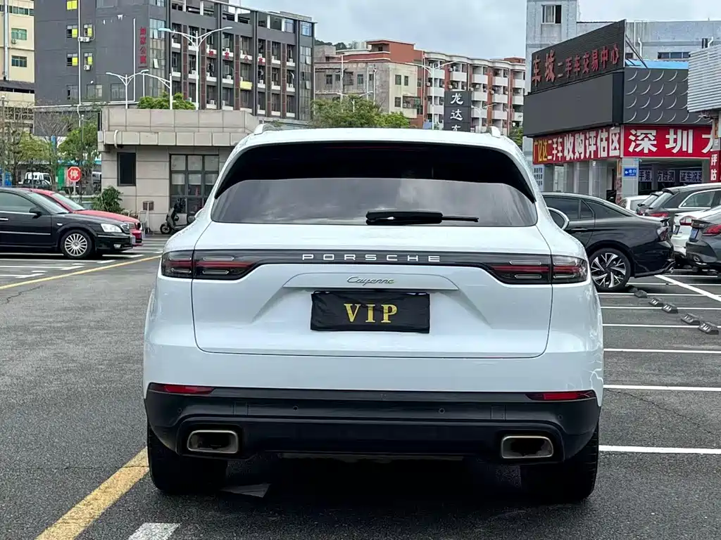 Porsche Cayenne — миниатюра 7