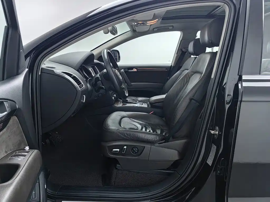 Audi Q7 — миниатюра 10