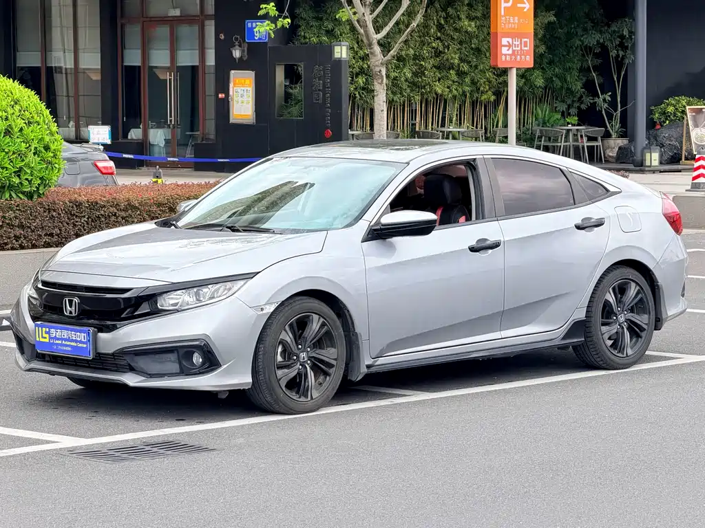 Honda Civic 2019 220TURBO CVT V