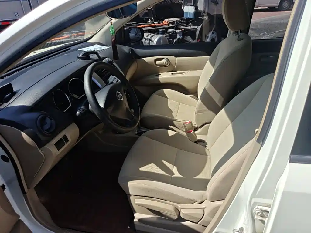 Nissan Livina — миниатюра 15