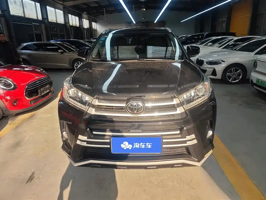TOYOTA HIGHLANDER