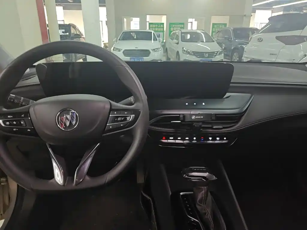 Buick Verano — миниатюра 12