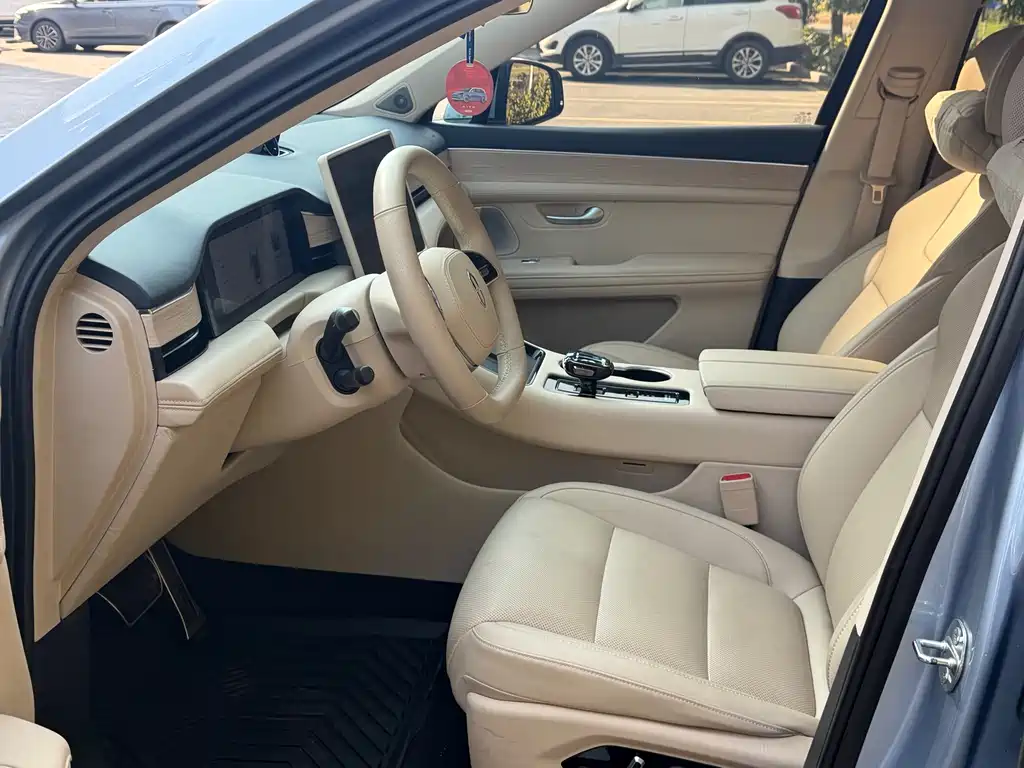 AITO ASK THE WORLD M5