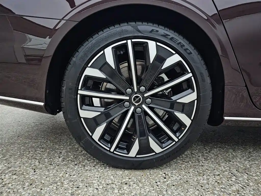 Volvo S90 2026 B5 Luxury