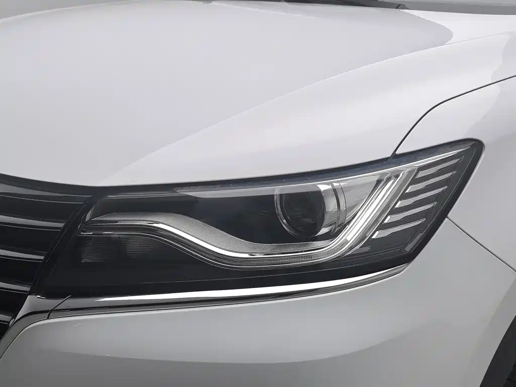 Roewe RX5 — миниатюра 7
