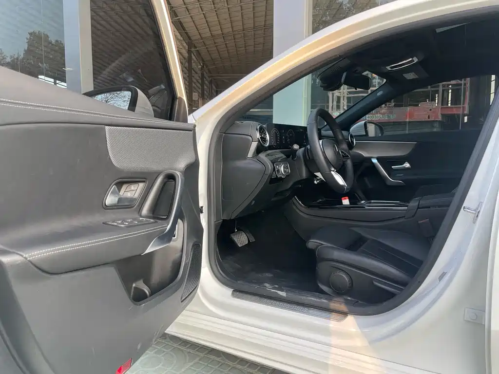 MERCEDES-BENZ A CLASS