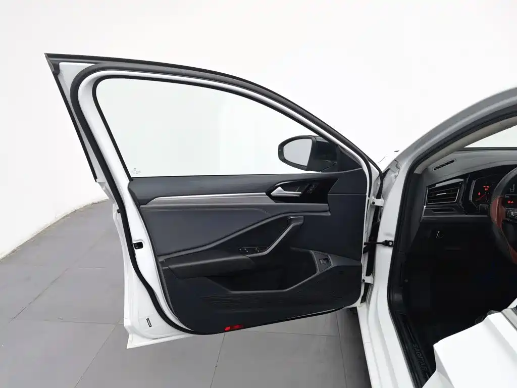 Volkswagen Sagitar — миниатюра 8