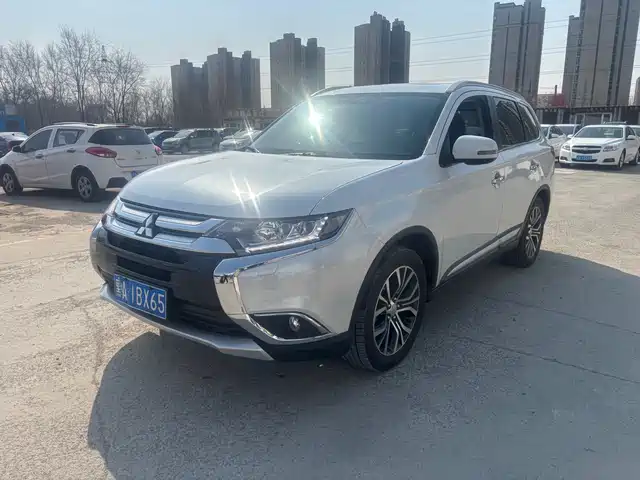 mitsubishi outlander