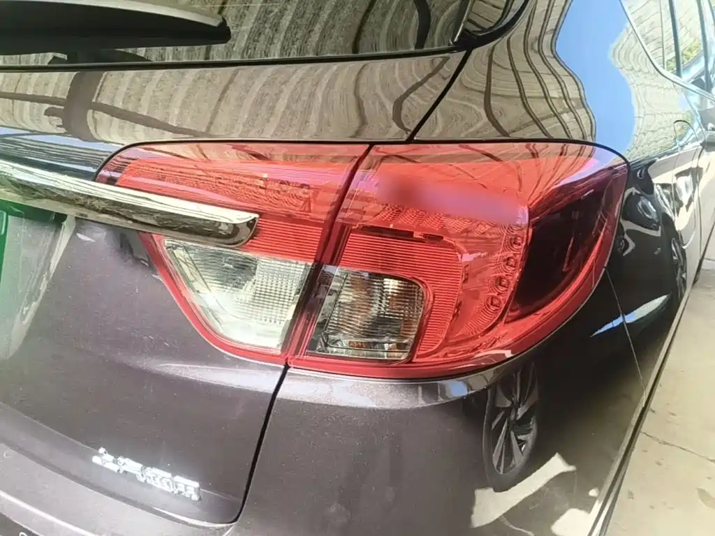 Buick Envision Plus — миниатюра 8