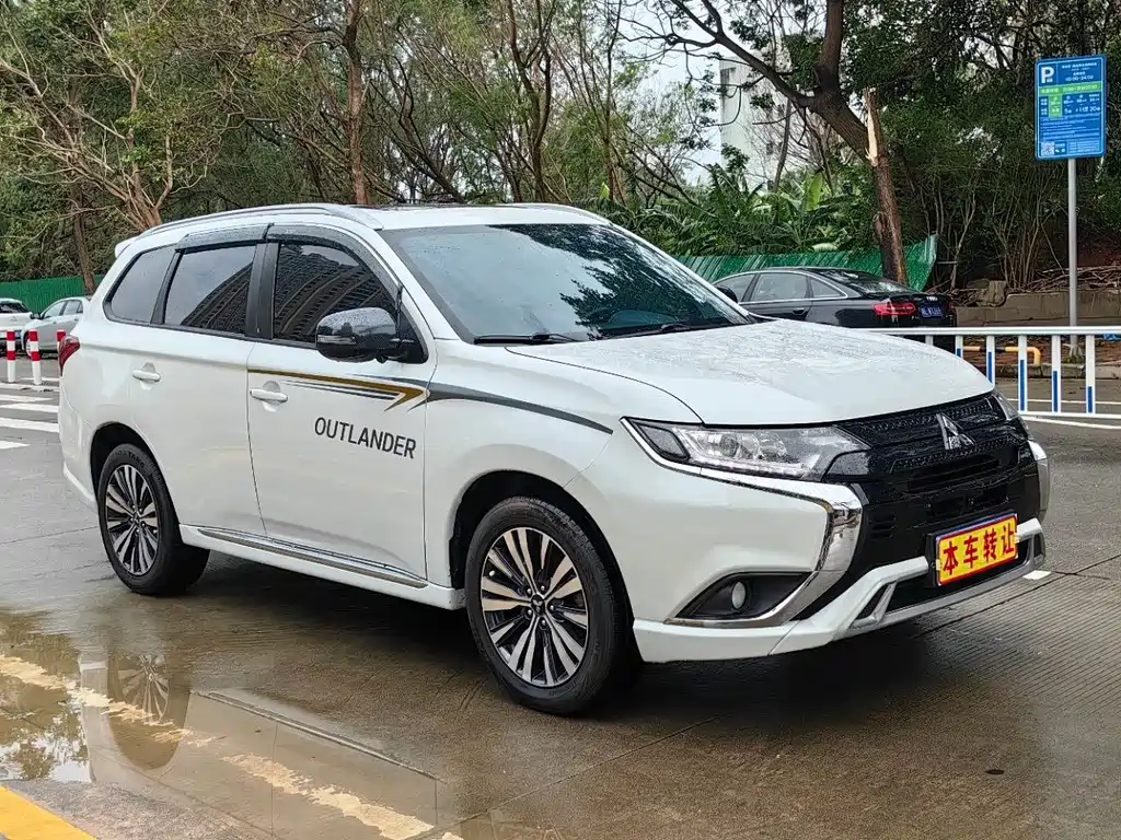 Mitsubishi Outlander — миниатюра 3