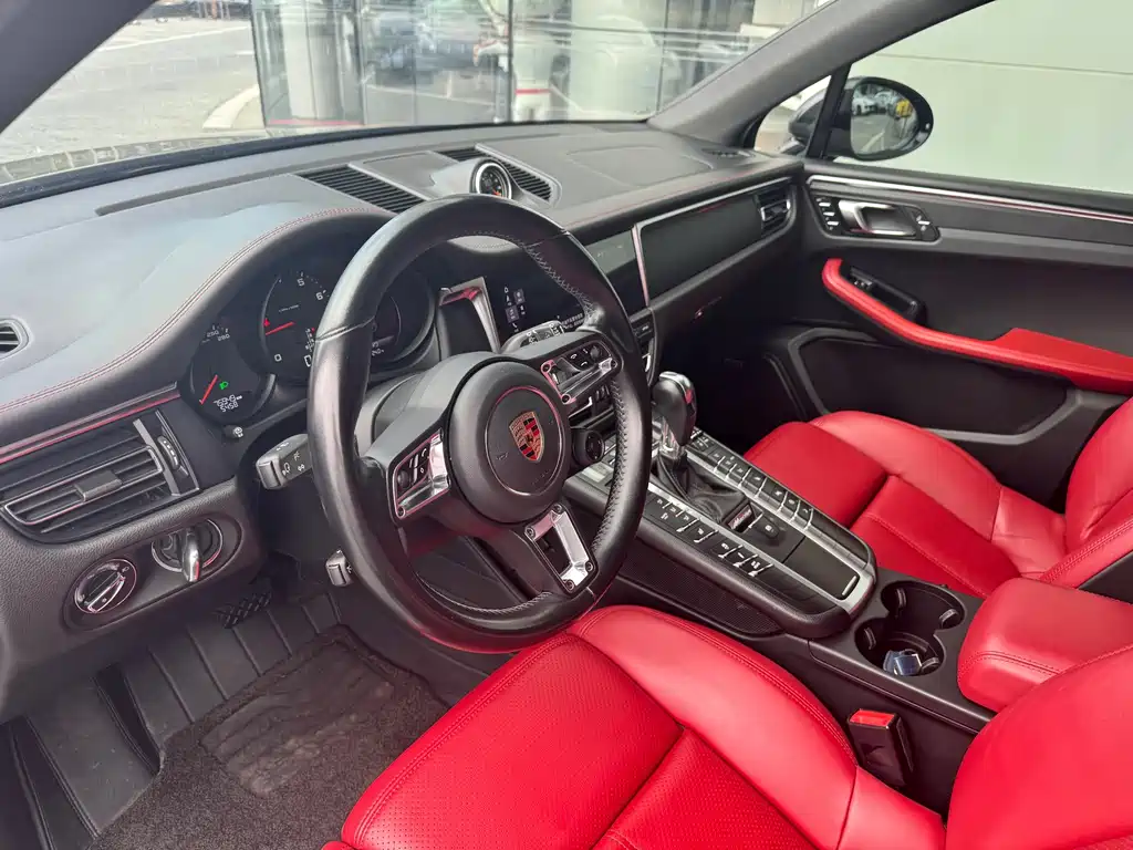 Porsche Macan — миниатюра 8