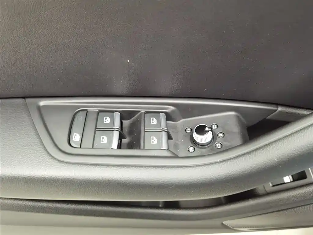 Audi A4L 2020 40 TFSI Luxury