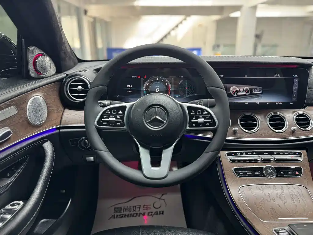 Mercedes-Benz E-Class — миниатюра 10