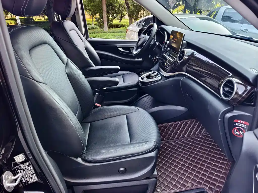 Mercedes-Benz V-Class — миниатюра 11