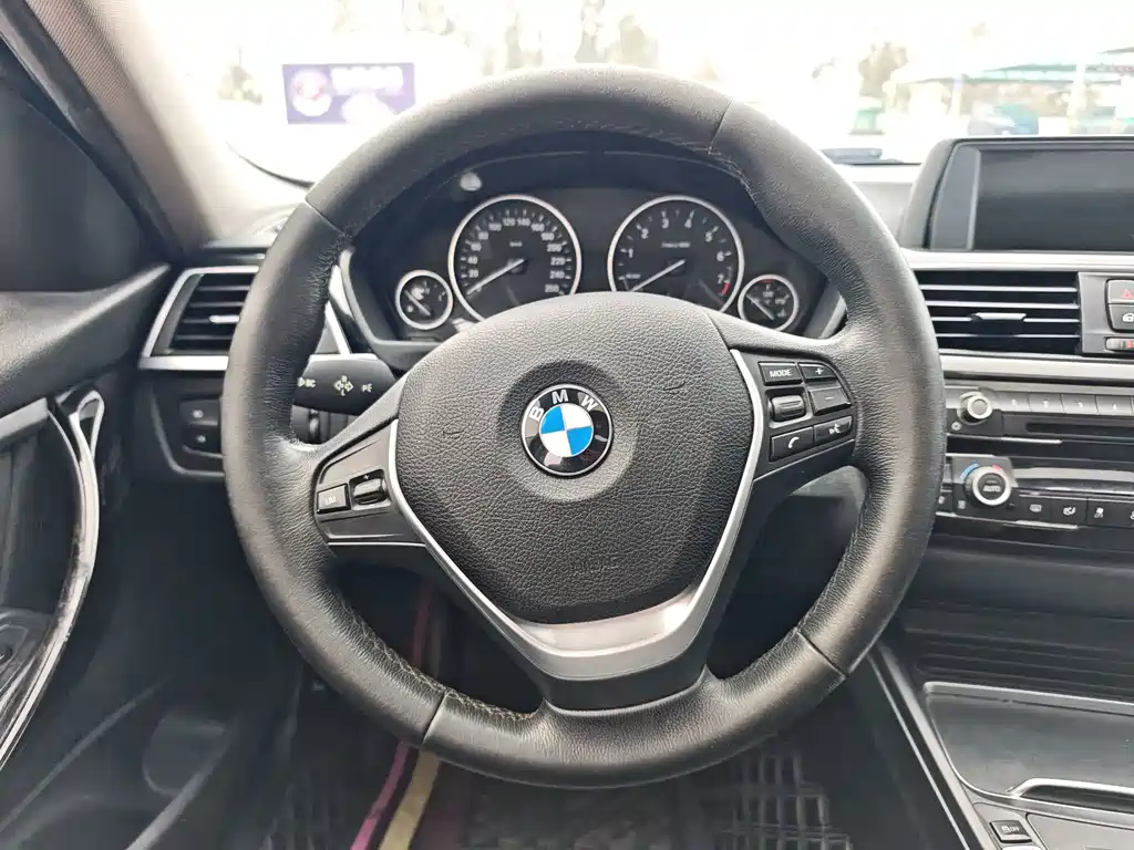 BMW 3 Series — миниатюра 14