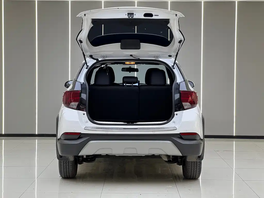 Toyota Yaris L — миниатюра 7