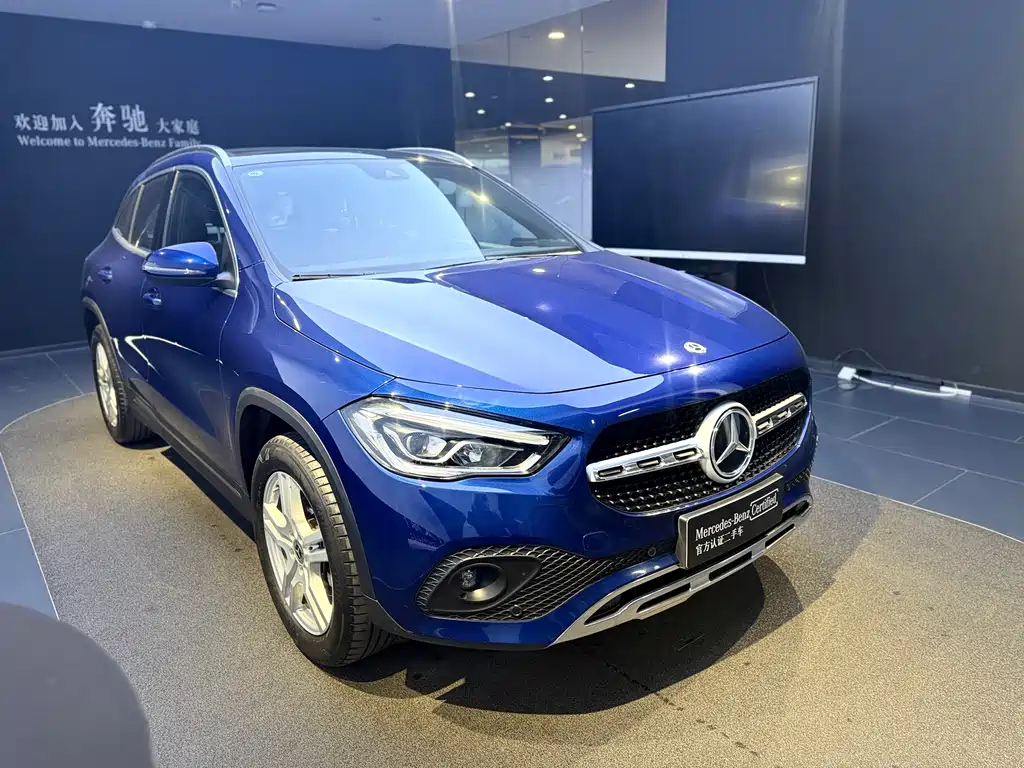 MERCEDES-BENZ GLA