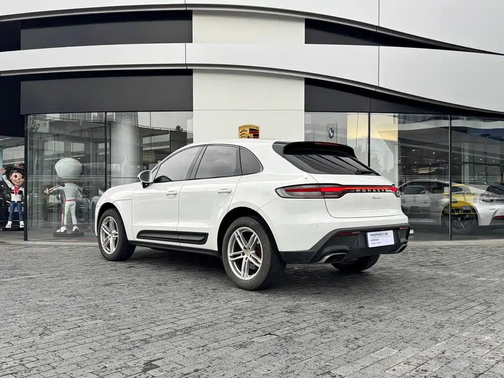 Porsche Macan — миниатюра 8