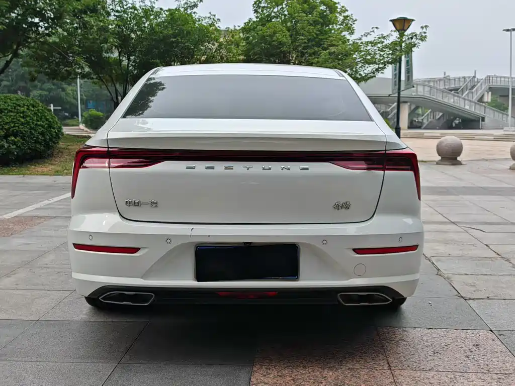 Bestune B70 2023 1.5T AT 70