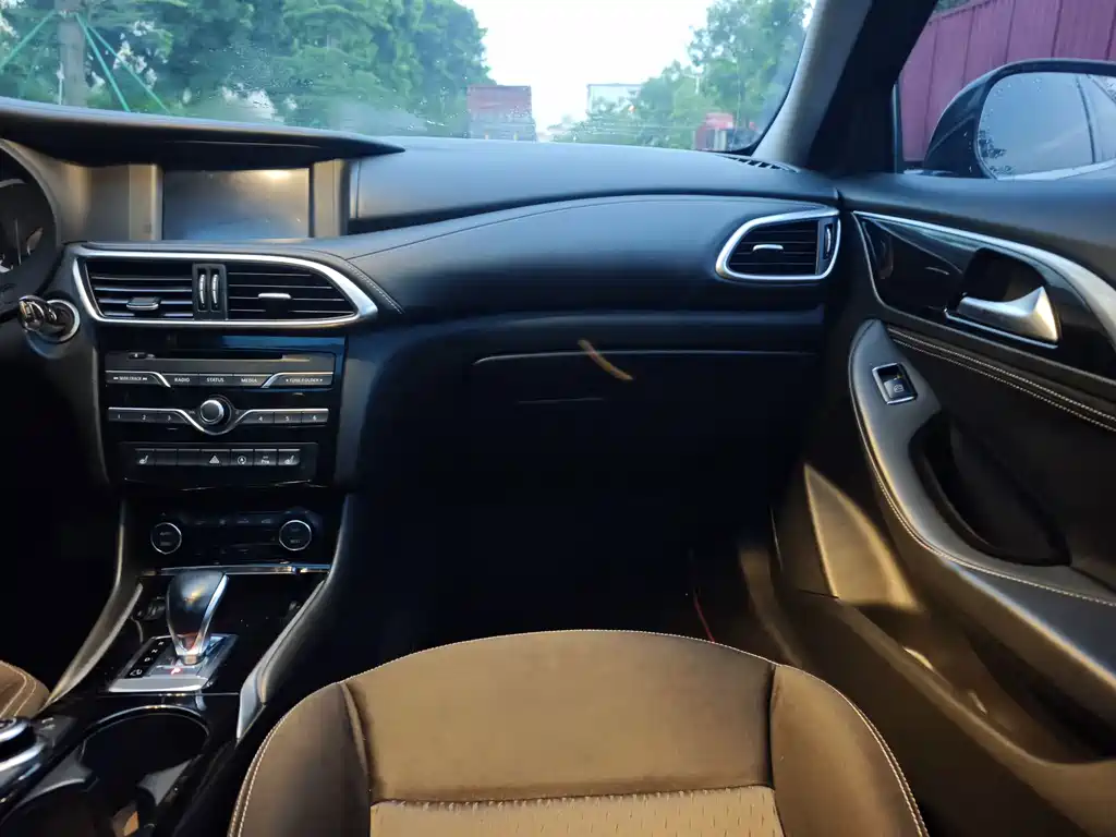 Infiniti QX30 — миниатюра 21