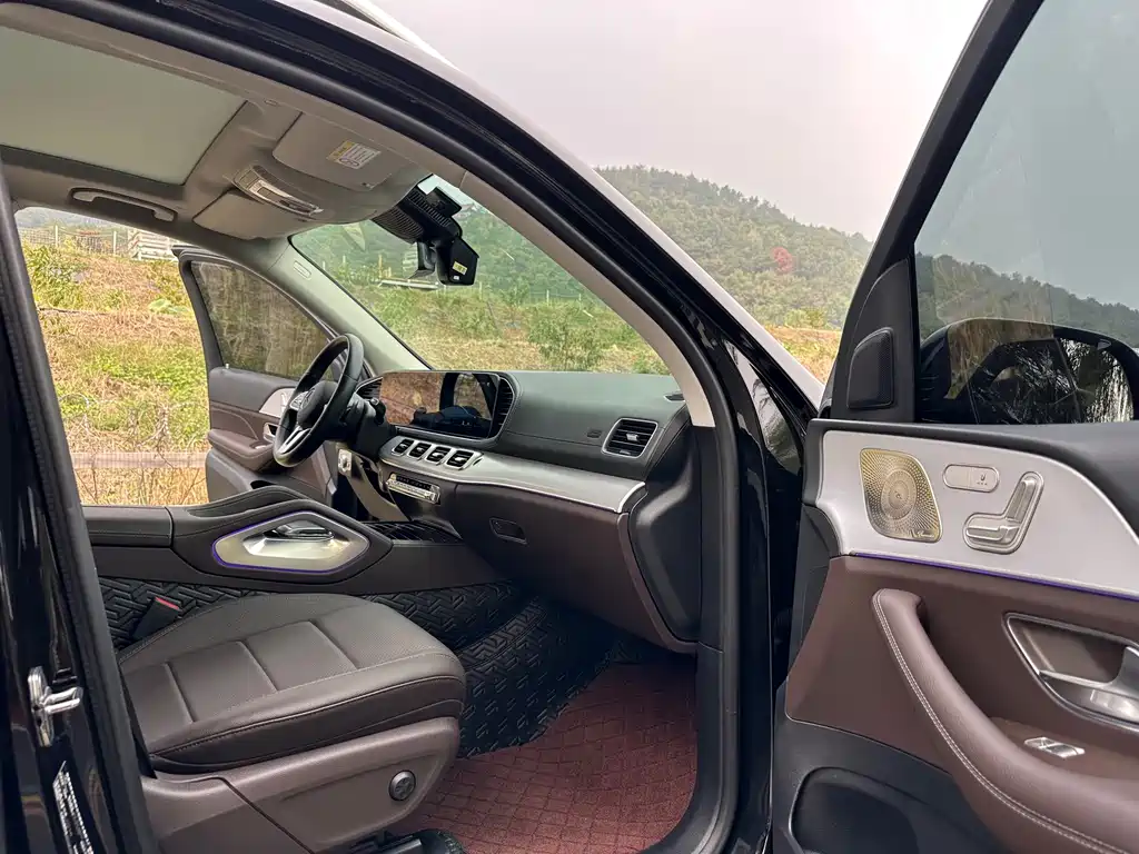 Mercedes-Benz GLE (Import) — миниатюра 9