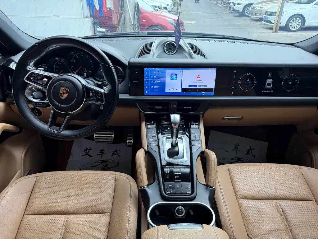 Porsche Cayenne — миниатюра 5