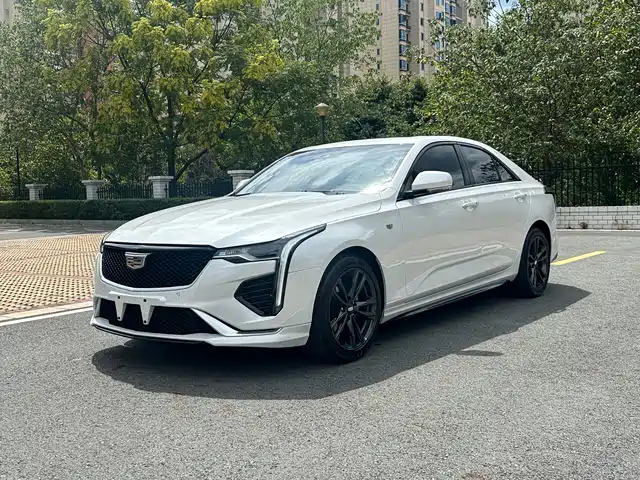 CADILLAC  CT4 2023