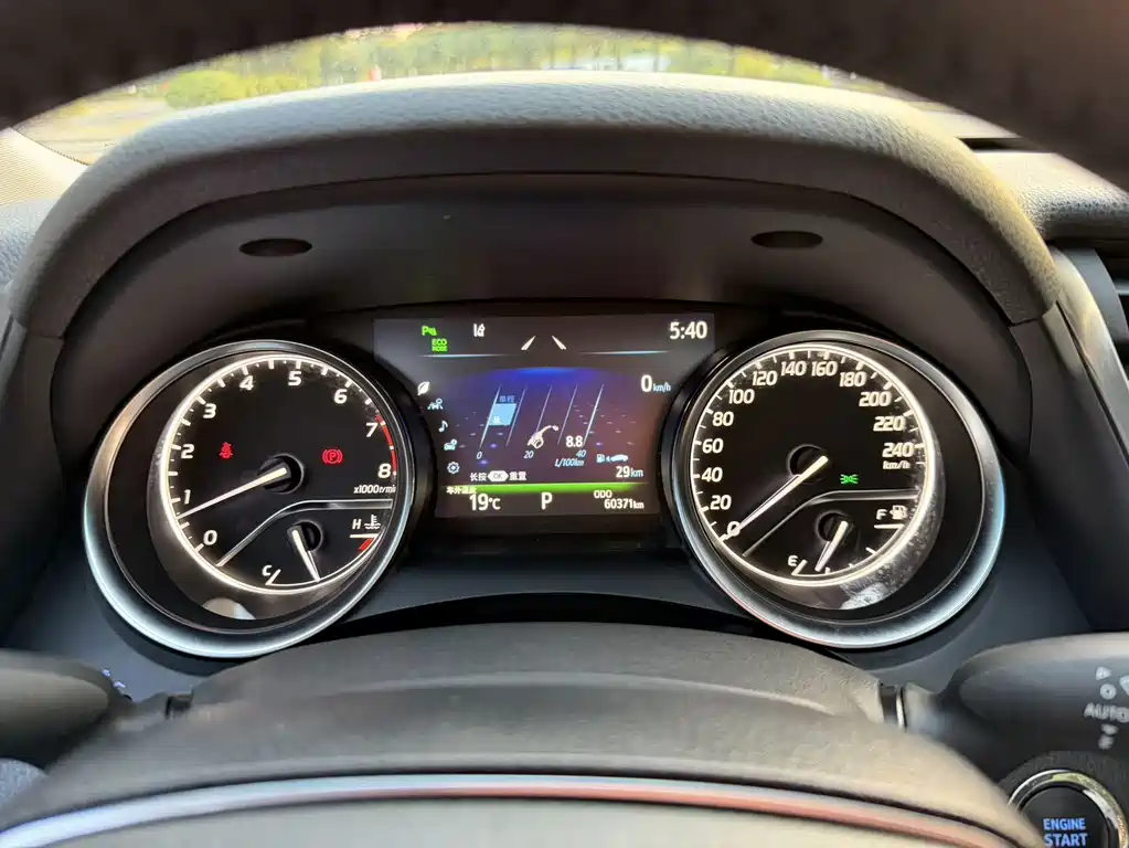 Toyota Camry — миниатюра 14