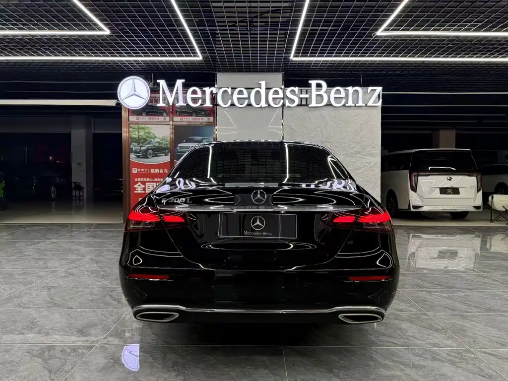 Mercedes-Benz E-Class — миниатюра 5