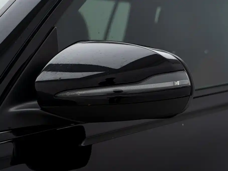 MERCEDES-BENZ GLB AMG