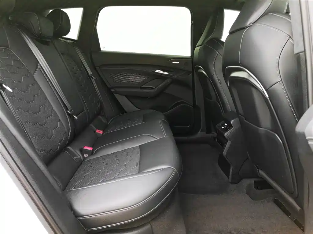 Audi Q6L e-tron id 4515283 из Китая 30