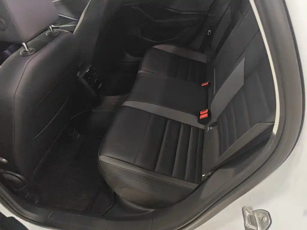 Volkswagen Sagitar — миниатюра 17