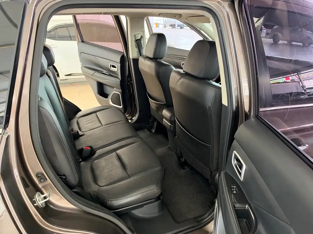 Mitsubishi Outlander — миниатюра 22