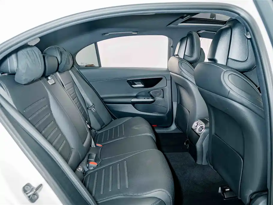 Mercedes-Benz C-Class — миниатюра 18