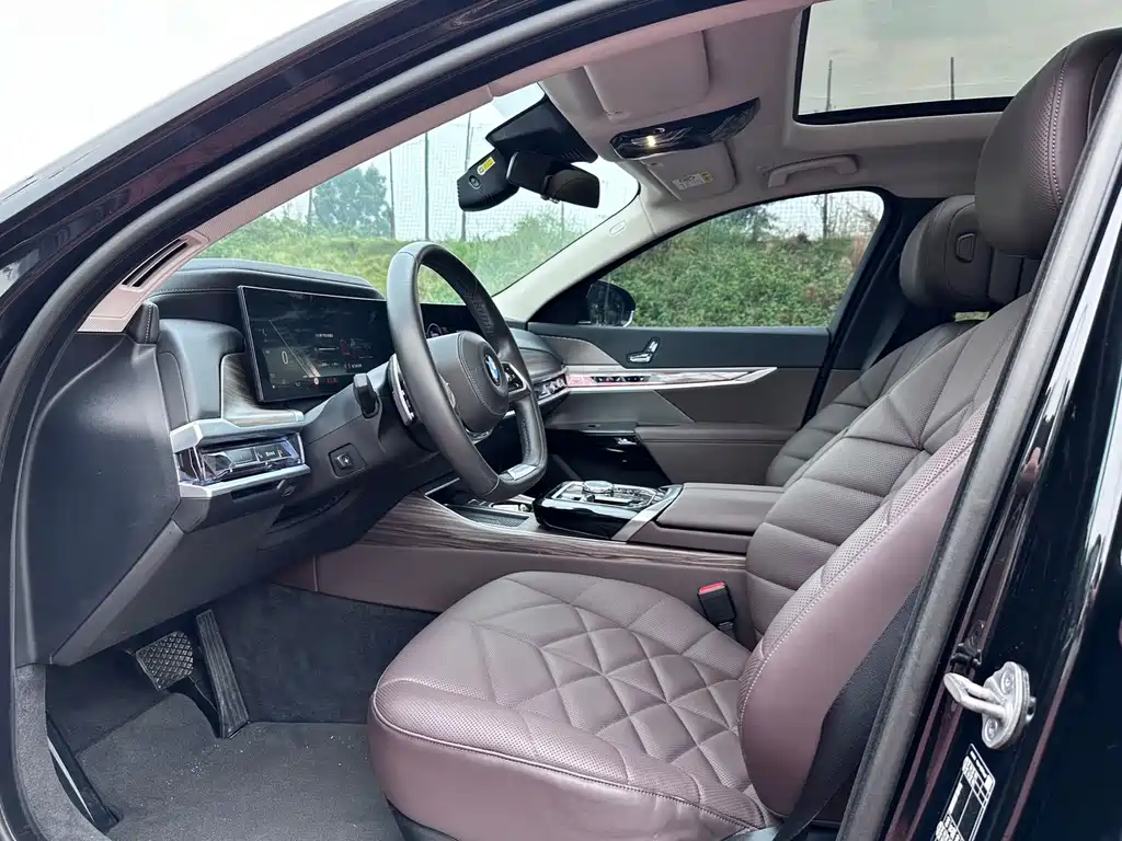 BMW  7 SERIES
