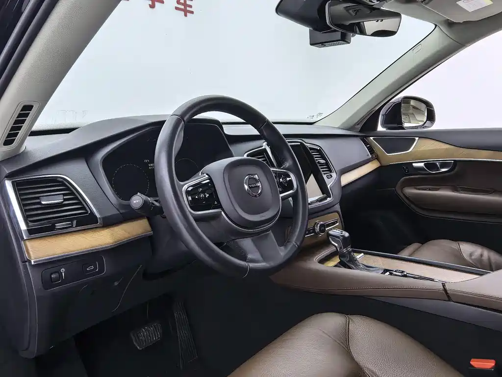 Volvo XC90 2020 T6 Luxury 7 мест