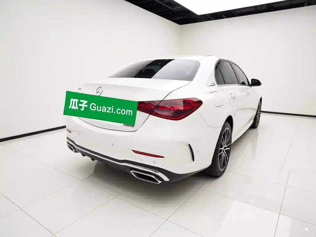 Mercedes-Benz C-Class — миниатюра 6