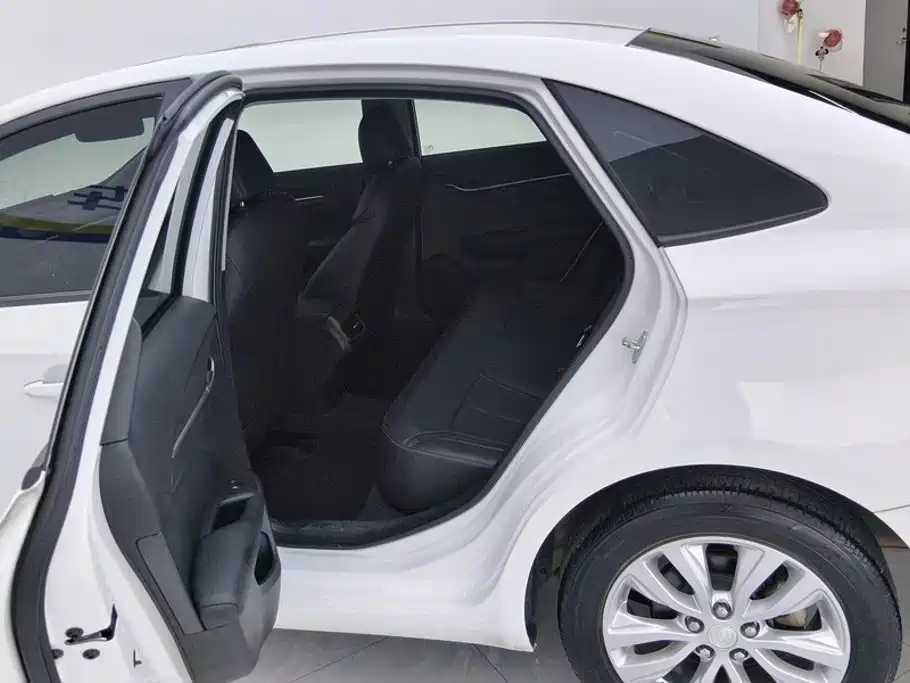 Buick Excelle — миниатюра 11