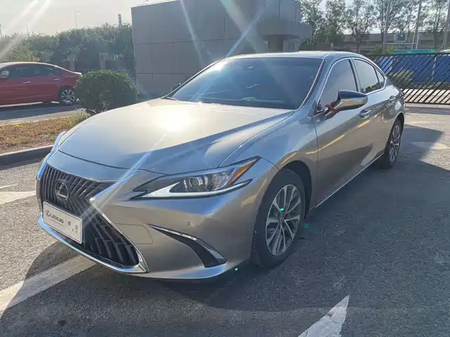 LEXUS ES 2023