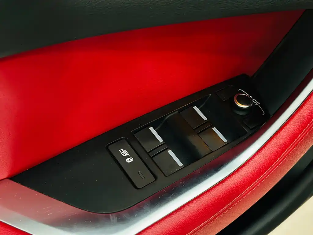 Jaguar XEL — миниатюра 12
