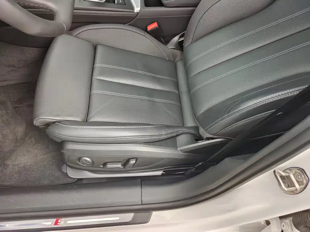 Audi A4L — миниатюра 21