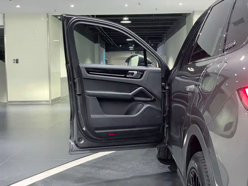 Porsche Cayenne Hybrid — миниатюра 4