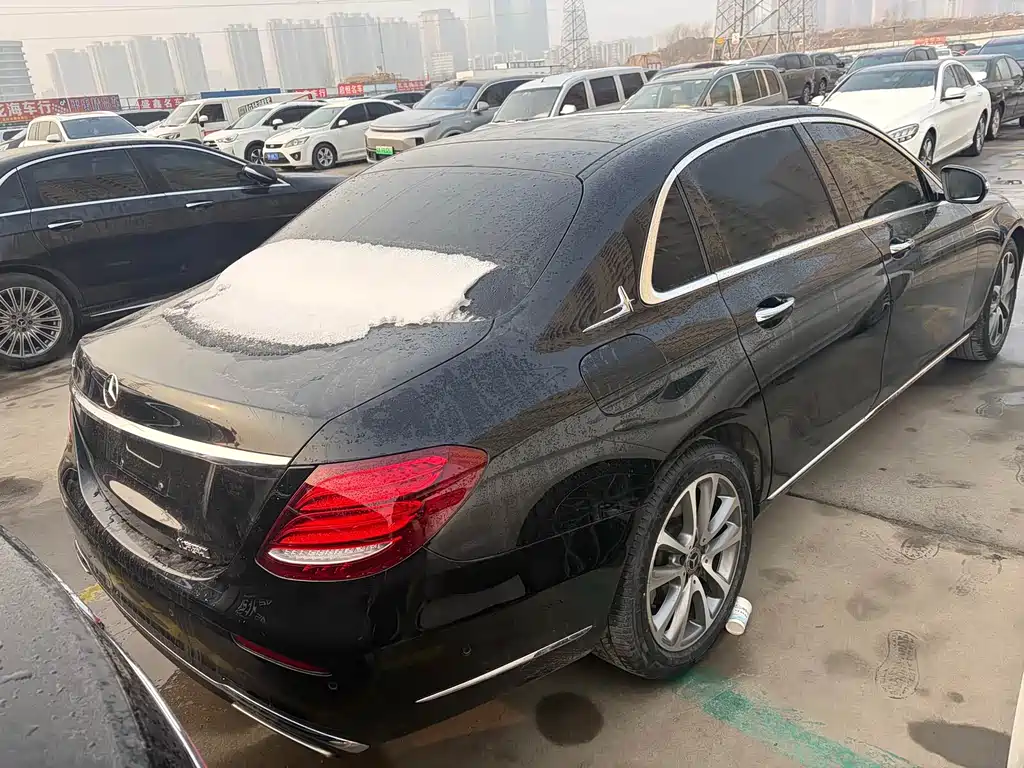 MERCEDES-BENZ E CLASS